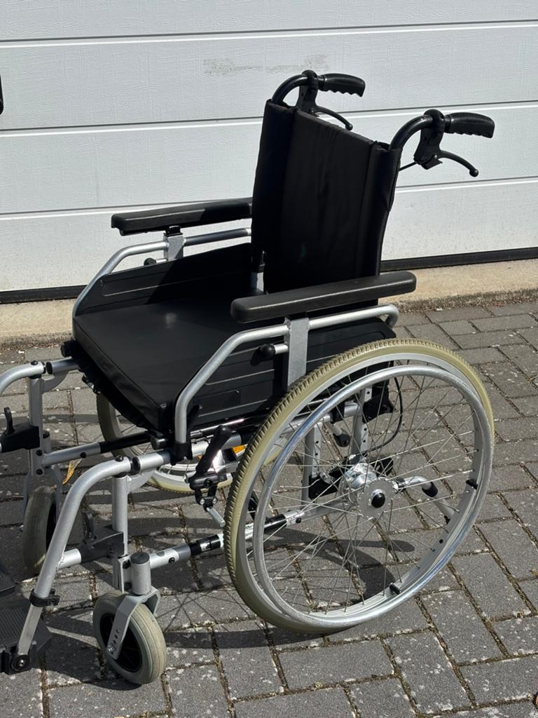 Zeer degelijke Uniroll Rolstoel duitse degelijkheid, Duitsland, Meer info ☎️0️⃣6️⃣➖2️⃣0️⃣9️⃣0️⃣1️⃣0️⃣4️⃣0️⃣, Zo goed als nieuw