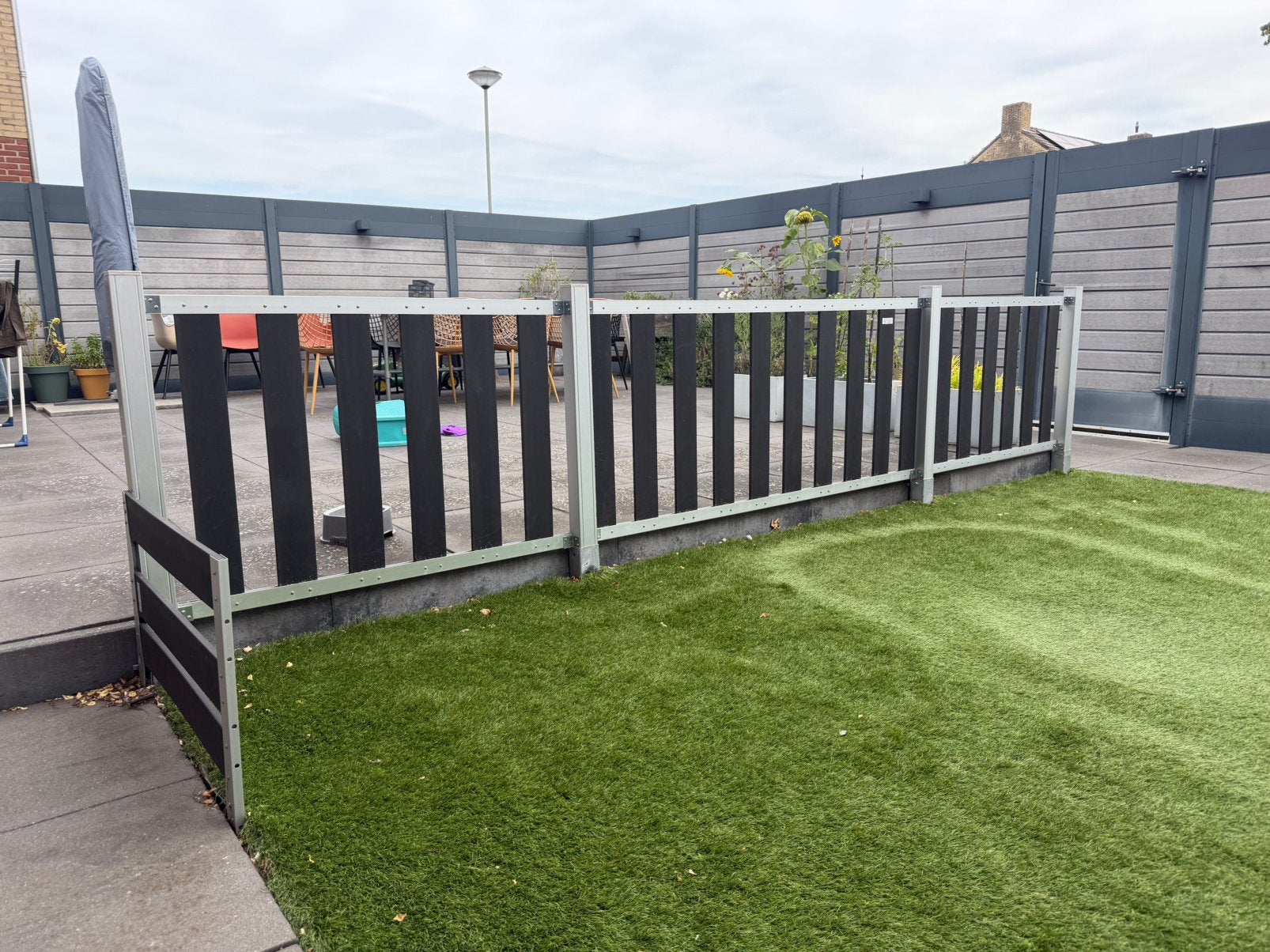 Moderne Composite & Aluminium Tuinafscheiding / Hekwerk, Ophalen, Zo goed als nieuw, 20 m² of meer