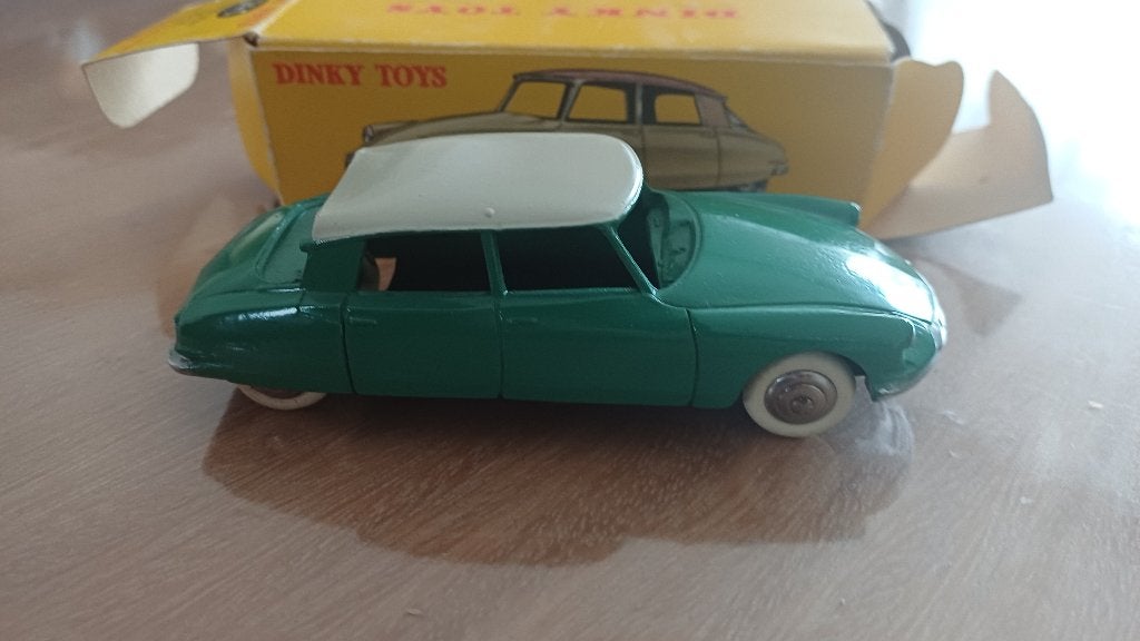 Dinky toys citroen DS 19 met box, no.24C, Ophalen of Verzenden