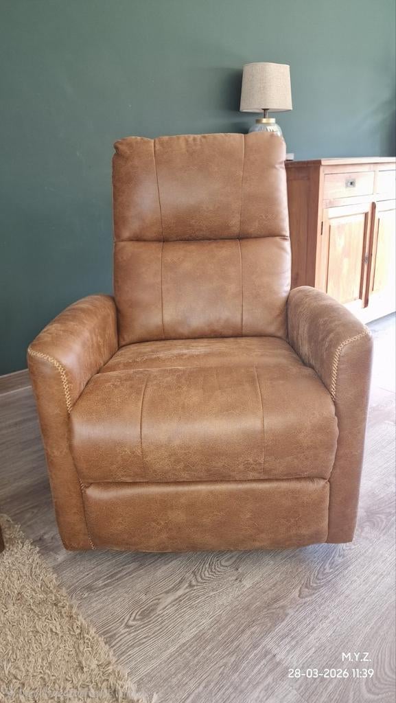 Relaxstoel draaibaar en schommelend fauteuil, Ophalen, Zo goed als nieuw, 75 tot 100 cm, Leer