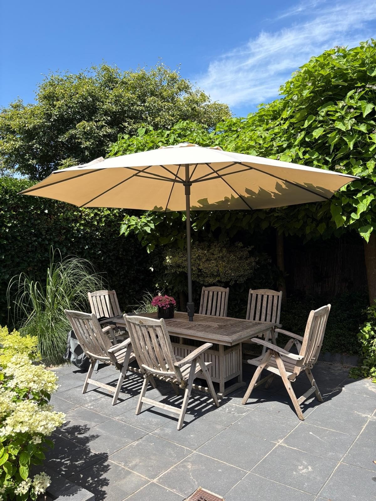 Houten tuinset 6 personen incl parasol en kussens, Ophalen, Gebruikt, Hout, 6 zitplaatsen
