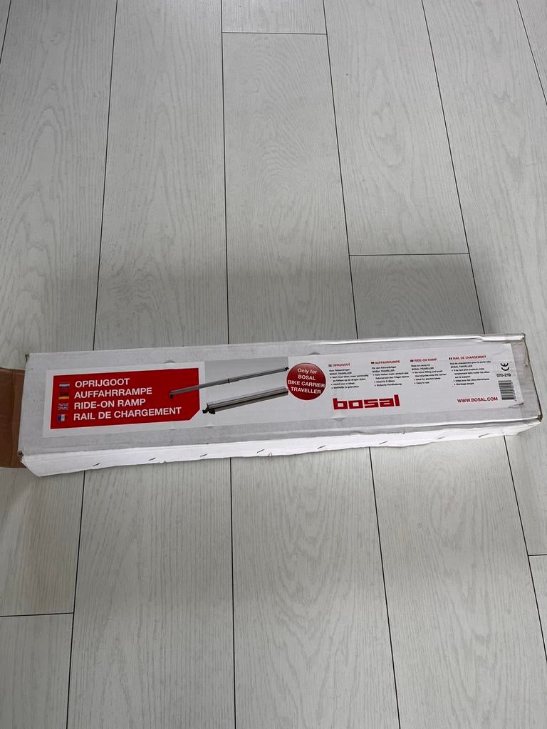 Nieuwe oprijgoot ., Auto diversen, Fietsendragers, Ophalen of Verzenden, Nieuw, Trekhaakdrager, Elektrische fiets