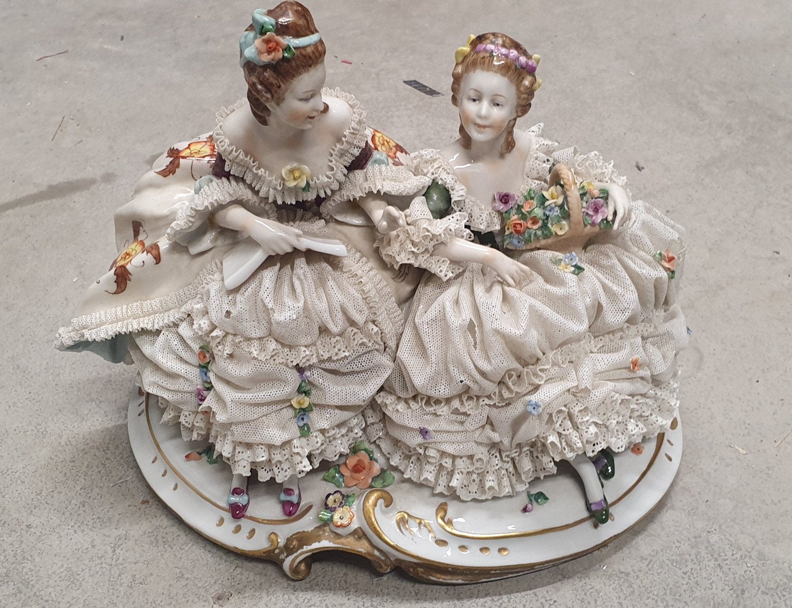 Rococo beeldje twee vrouwen Unter Weiss Bach porselein, Ophalen of Verzenden