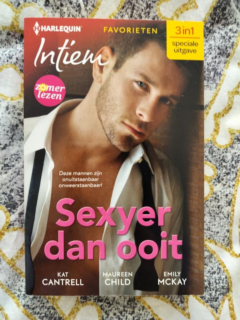 Sexyer dan ooit - Harlequin Intiem 3-in-1 speciale uitgave, Ophalen of Verzenden, Zo goed als nieuw