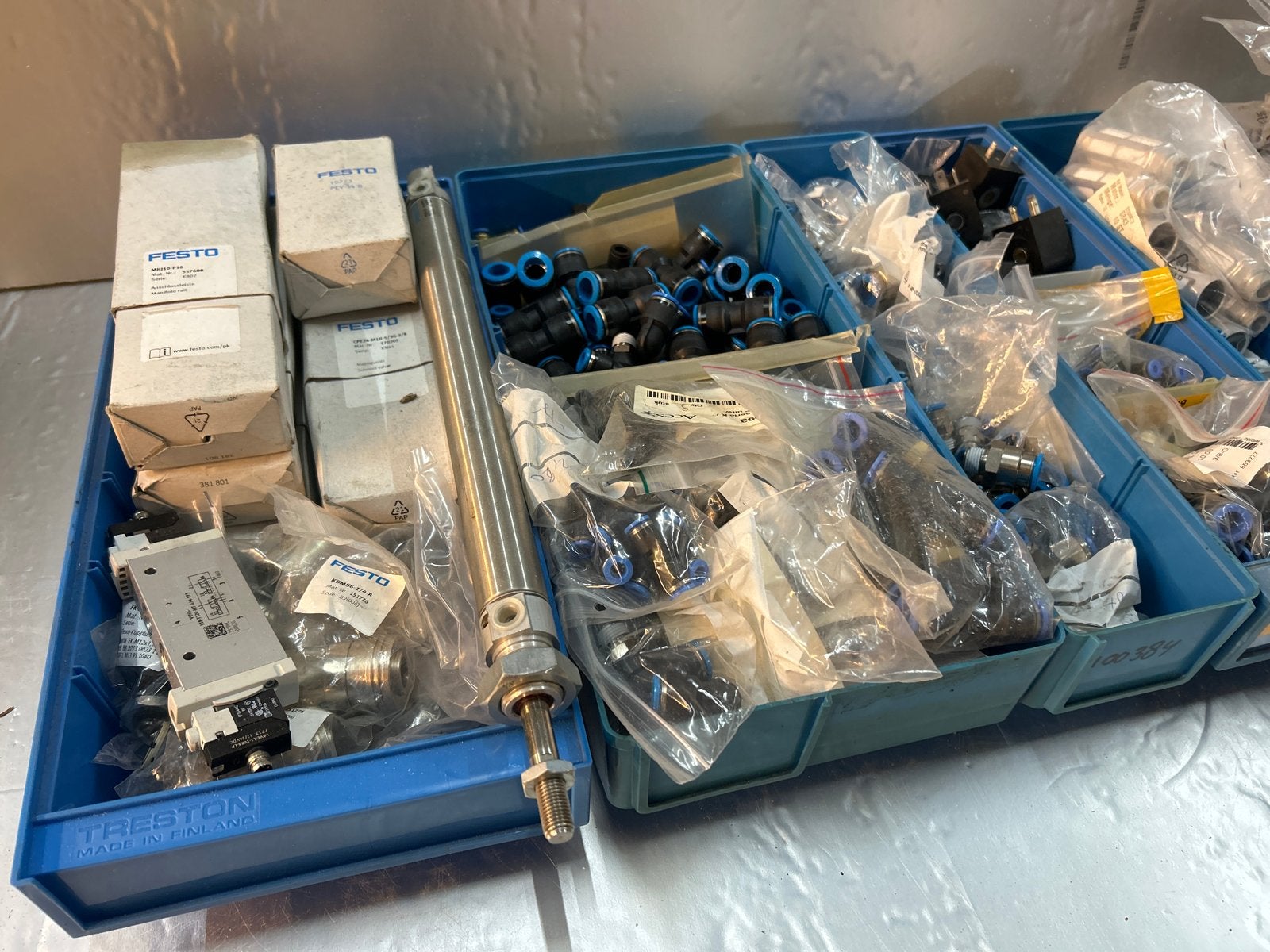 Festo Pneumatiek Onderdelen - Cilinders, Ventielen, Koppelin, Ophalen of Verzenden