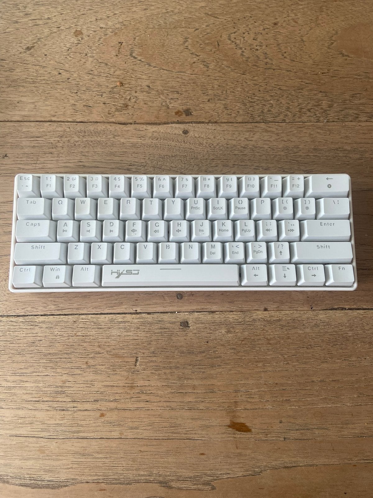 Toetsenbord met led lampjes met verschillende modes, Verlichte toetsen, Ophalen of Verzenden, Zo goed als nieuw, Qwertz