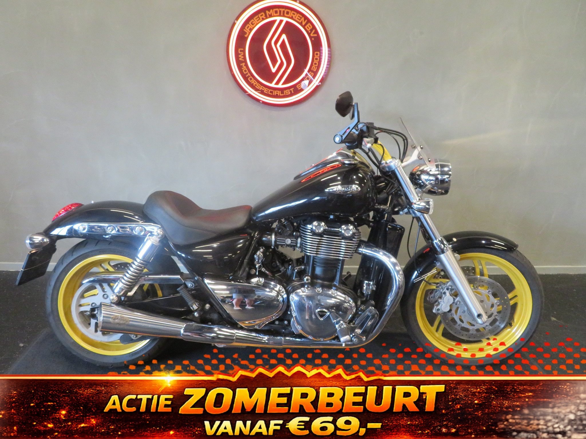 Triumph THUNDERBIRD 1600 NIEUWSTAAT! (bj 2011), Bedrijf, Chopper