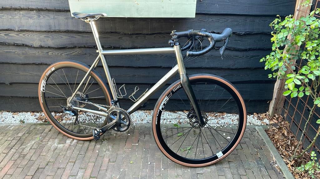 JGuillem racefiets -  57cm M/L Titanium frame, schijfremmen, 28 inch, Heren, Zo goed als nieuw, Meer dan 20 versnellingen