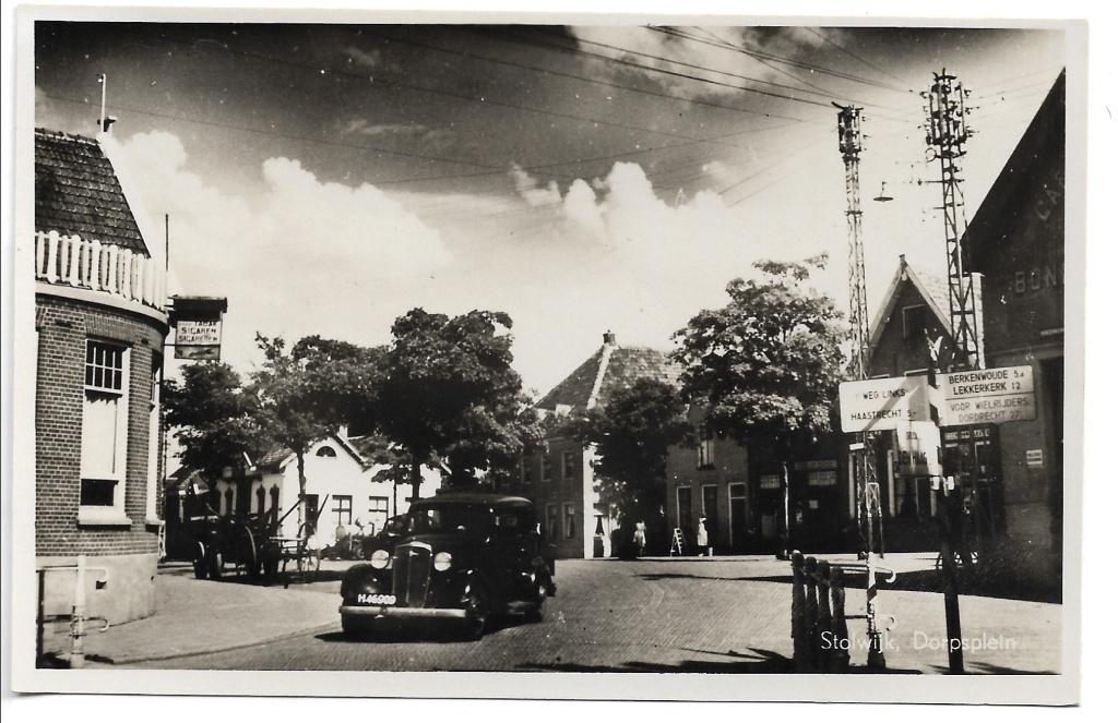 Stolwijk dorpsplein, Verzamelen, Ansichtkaarten | Nederland, Ophalen of Verzenden, 1920 tot 1940, Ongelopen, Zuid-Holland
