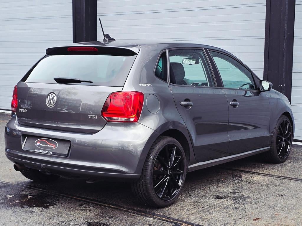 Volkswagen Polo 1.2 TSI Highline, 5 deurs automaat nette sta, Stof, Gebruikt, Zwart, 4 cilinders