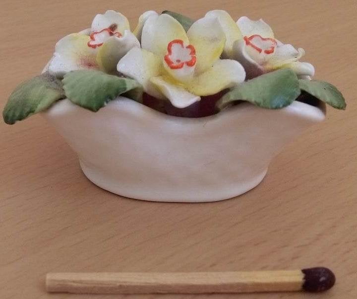 Healacraft March (flower bouquet), Antiek en Kunst, Antiek | Porselein, Ophalen of Verzenden