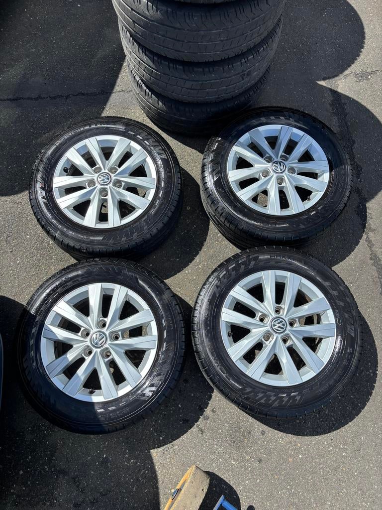Velgen en banden voor VW Transporter - 205/65R16C, Auto-onderdelen, Banden en Velgen, Ophalen, 16 inch, Banden en Velgen, 205 mm