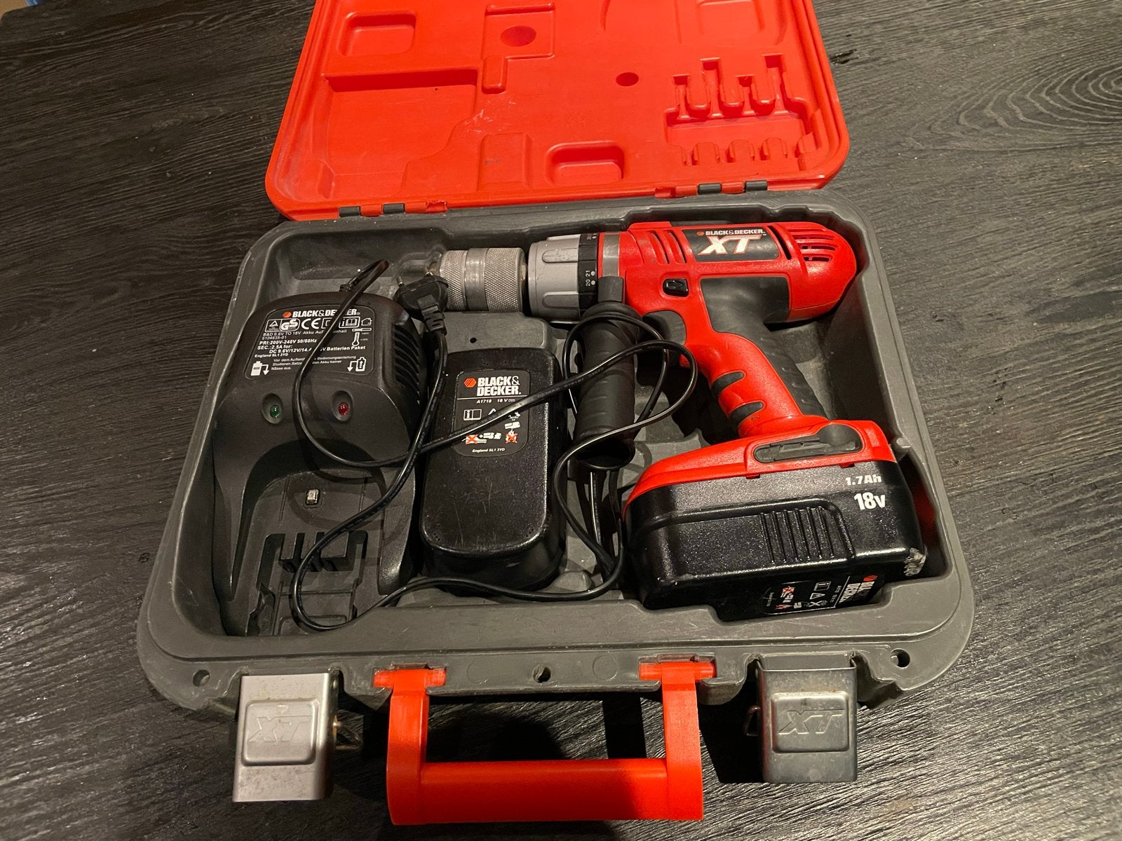 Black & Decker XTC18BK 18V Boor-/Schroefmachine met 2 accu's, Gebruikt, Variabele snelheid, Ophalen of Verzenden, Boor- en Schroefmachine