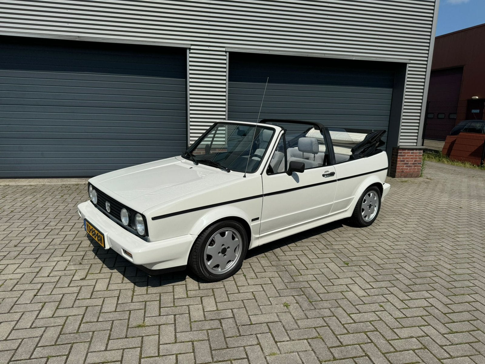 Volkswagen Golf Cabriolet, Voorwielaandrijving, 4 cilinders, Cabriolet, 1200 kg