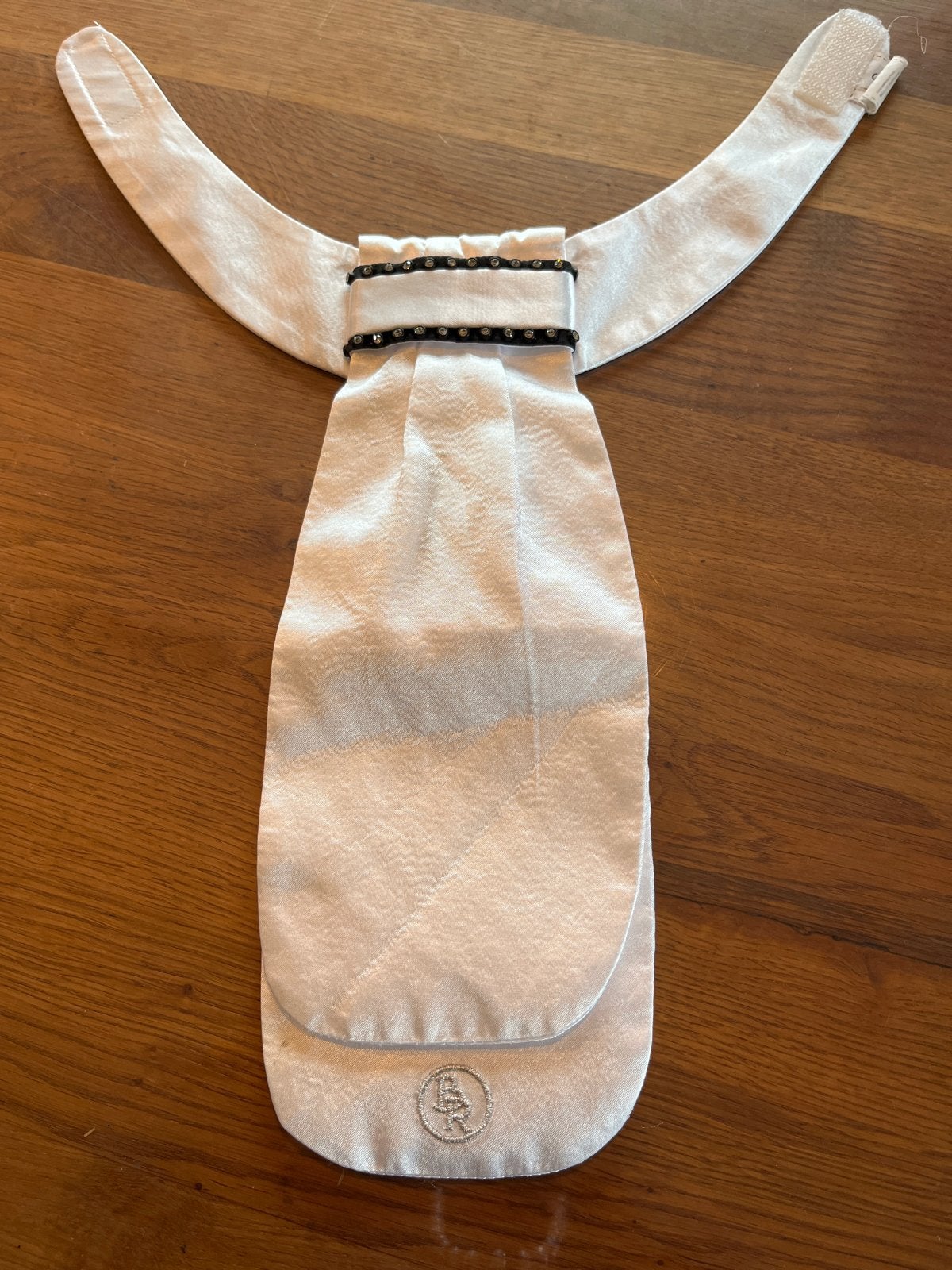Witte Plastron met Zwarte Details - Maat S, Ophalen of Verzenden, Zo goed als nieuw, Dressuur