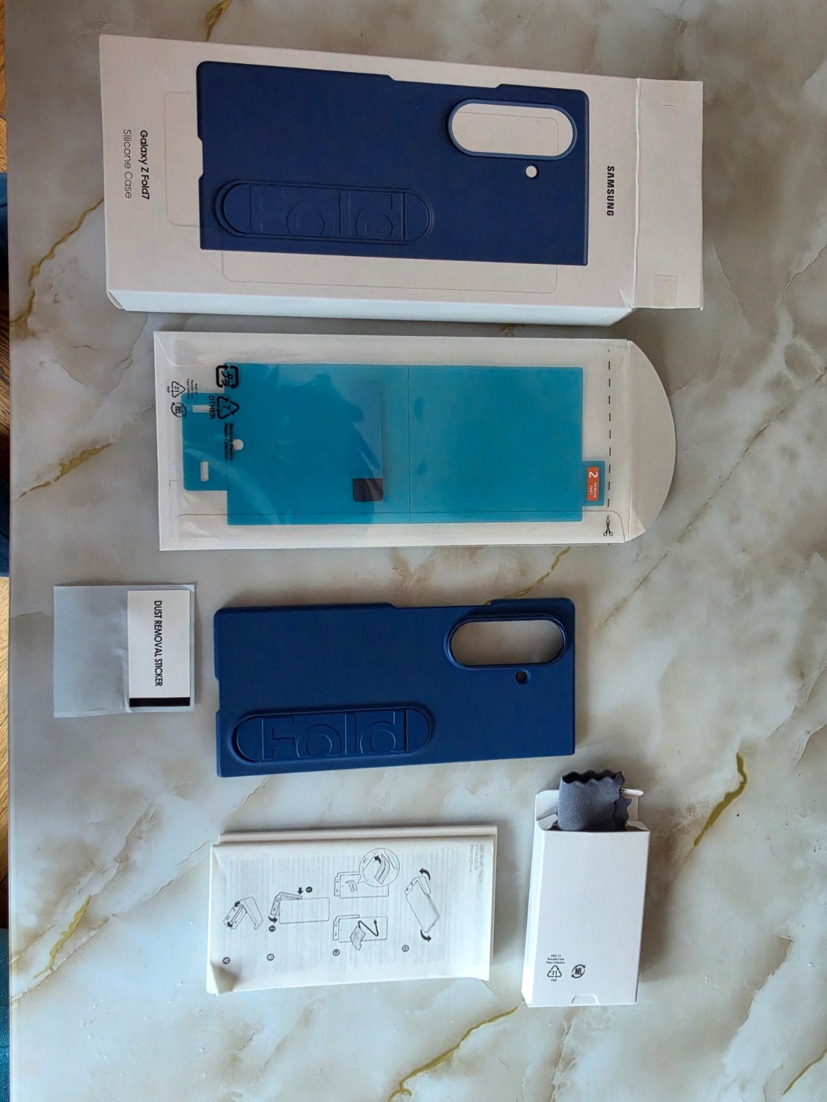 Samsung Galaxy Z Fold 7 Siliconen Hoesje met Stand, Ophalen of Verzenden, Zo goed als nieuw, Hoesje of Tasje