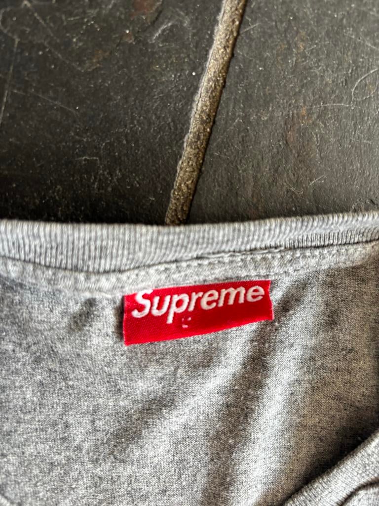Mooi grijs Supreme T-shirt maat S, Ophalen of Verzenden, Zo goed als nieuw, Maat 46 (S) of kleiner, Grijs