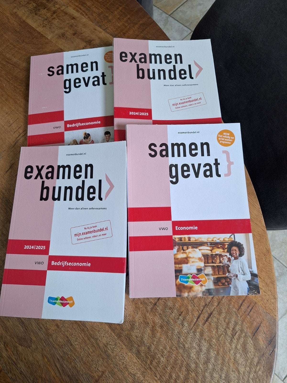 Examenbundels en Samengevat VWO/HAVO (2024/2025), Boeken, Schoolboeken, Ophalen of Verzenden, Zo goed als nieuw, VWO, Bedrijfseconomie of M&O