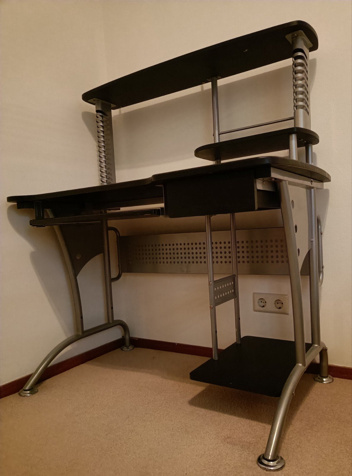 Compact computer bureau met lade en opbergruimte, Huis en Inrichting, Bureaus, Gebruikt, Computerbureau, Overige merken, Modern