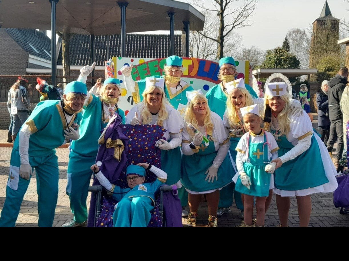 Loopgroep carnaval Fees(t)lift, dokter, verpleegster, Ophalen of Verzenden, Zo goed als nieuw, Carnaval, Kleding