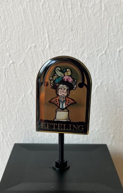 Efteling Smidje Pin, Verzamelen, Efting, Ophalen of Verzenden, Zo goed als nieuw, Button of Speldje