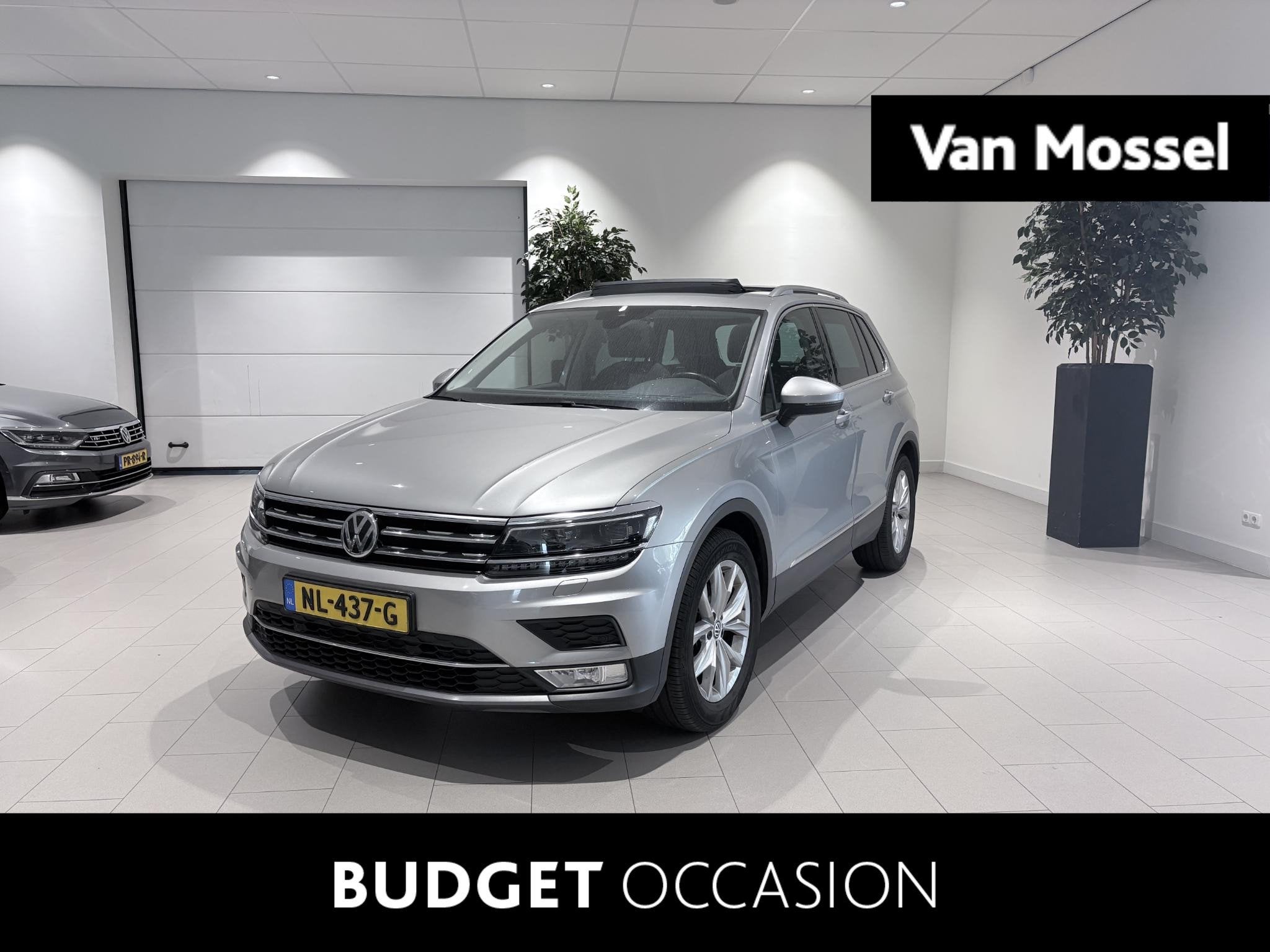 Volkswagen Tiguan 1.4 TSI ACT Highline, Auto's, 12 maanden, Stof, 4 cilinders, Origineel Nederlands