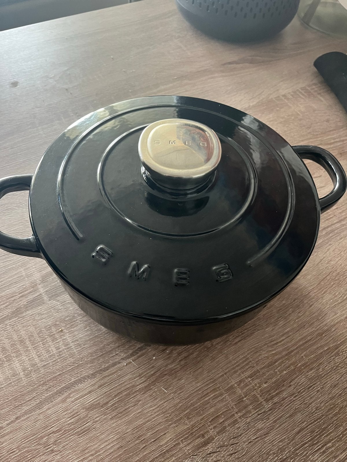 Smeg Gietijzeren Braadpan - Zwart, Met deksel, Ophalen of Verzenden, Zo goed als nieuw, Braadpan