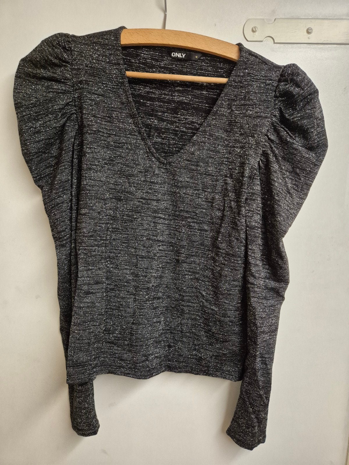 Only zwarte glitter top met pofmouwen, Kleding | Dames, Tops, Maat 38/40 (M), Only, Zwart, Ophalen of Verzenden