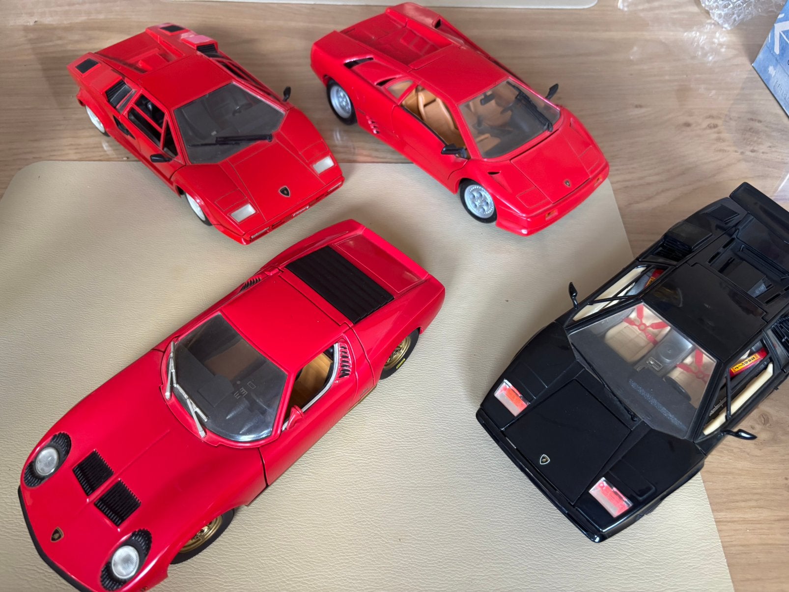 Partij van 4 lamborghjni’s, Hobby en Vrije tijd, Modelauto's | 1:18, Ophalen of Verzenden, Zo goed als nieuw, Bburago