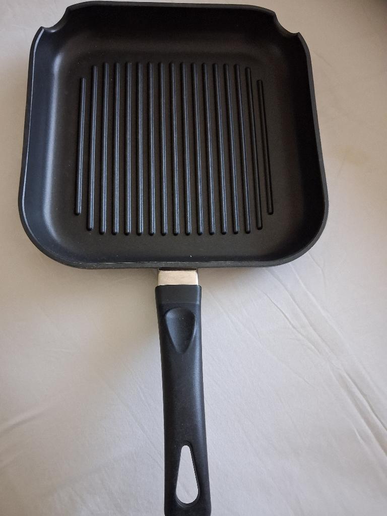 Grill pan  27 cm., Gietijzer, Overige typen, Ophalen of Verzenden, Zo goed als nieuw
