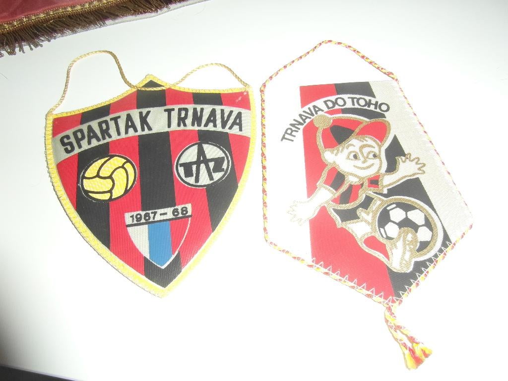 voetbal mini vaantjes 2 x spartak trnava, Ophalen of Verzenden, Gebruikt, Buitenlandse clubs, Vaantje of Sjaal