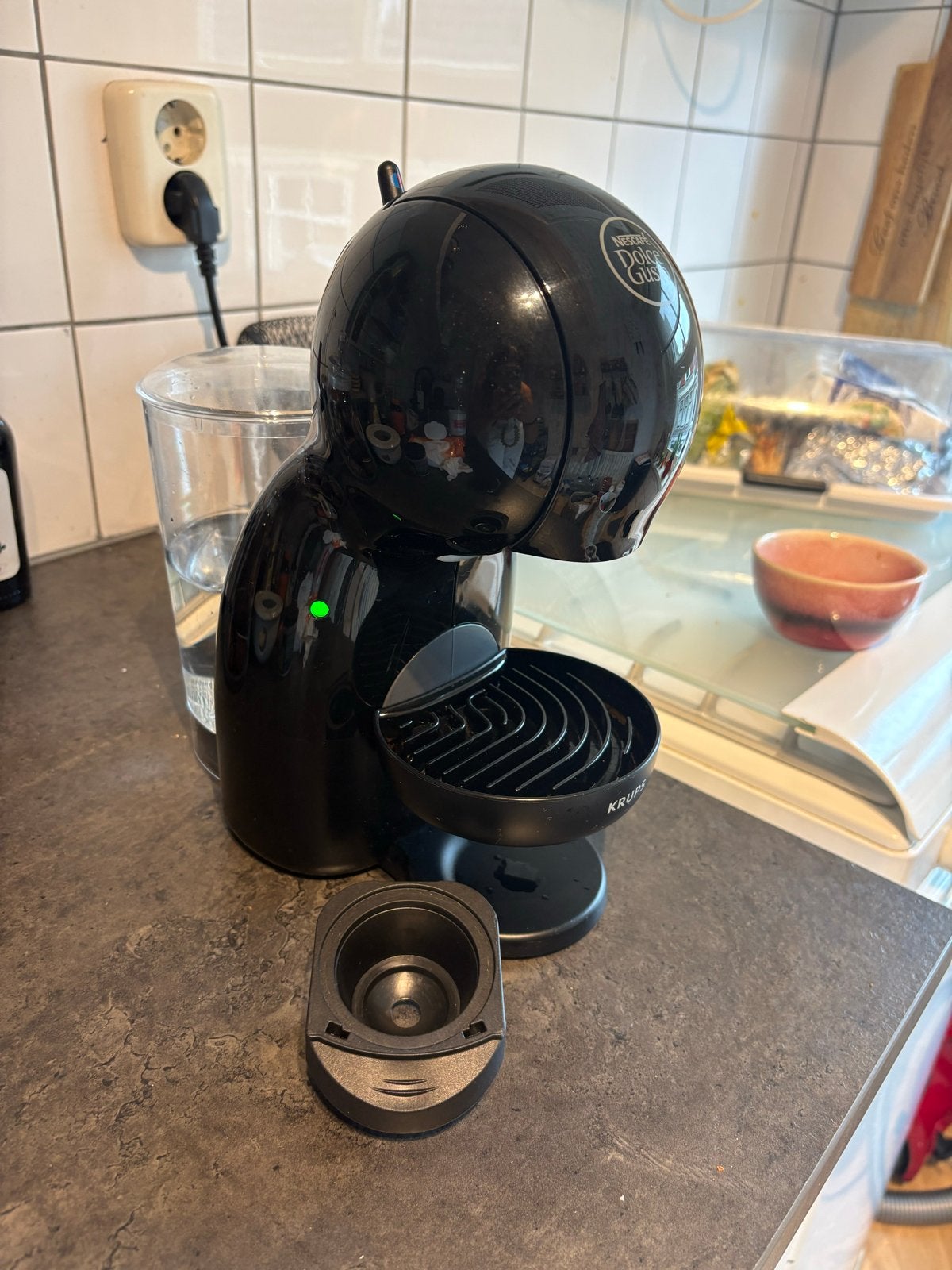 Nescafé Dolce Gusto koffiezetapparaat met cups, Witgoed en Apparatuur, Koffiezetapparaten, Koffiemachine, Ophalen of Verzenden