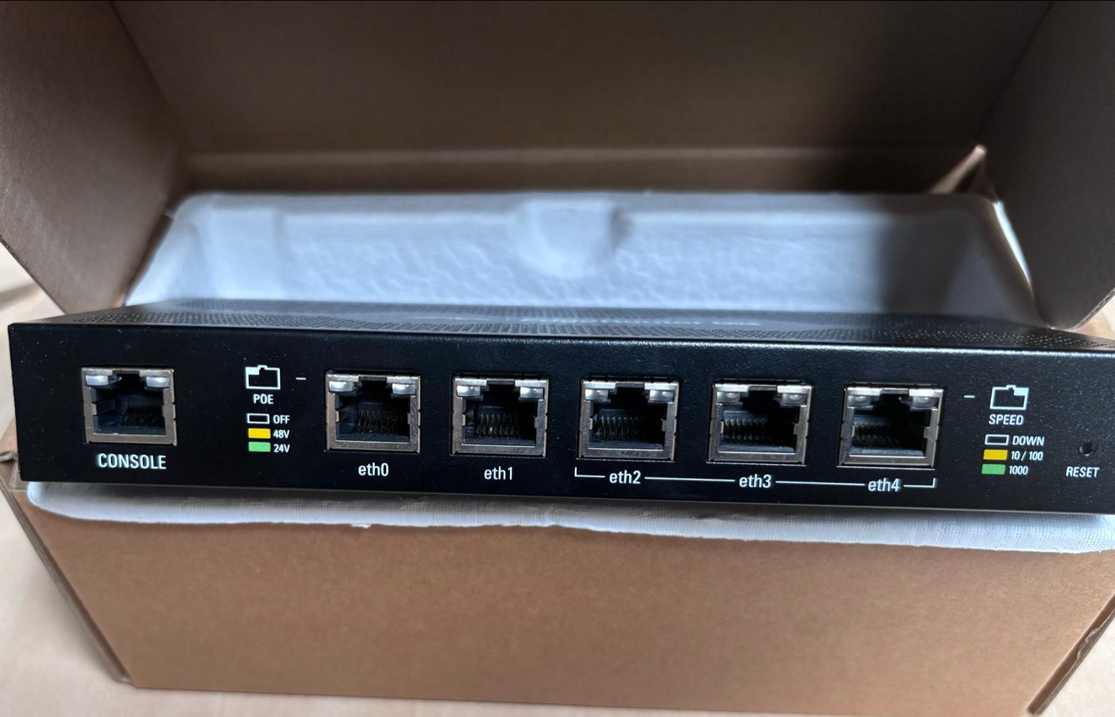 Ubiquiti EdgeRouter PoE (ERPoE-5) - Krachtige Router, Computers en Software, Ophalen of Verzenden, Nieuw, Router