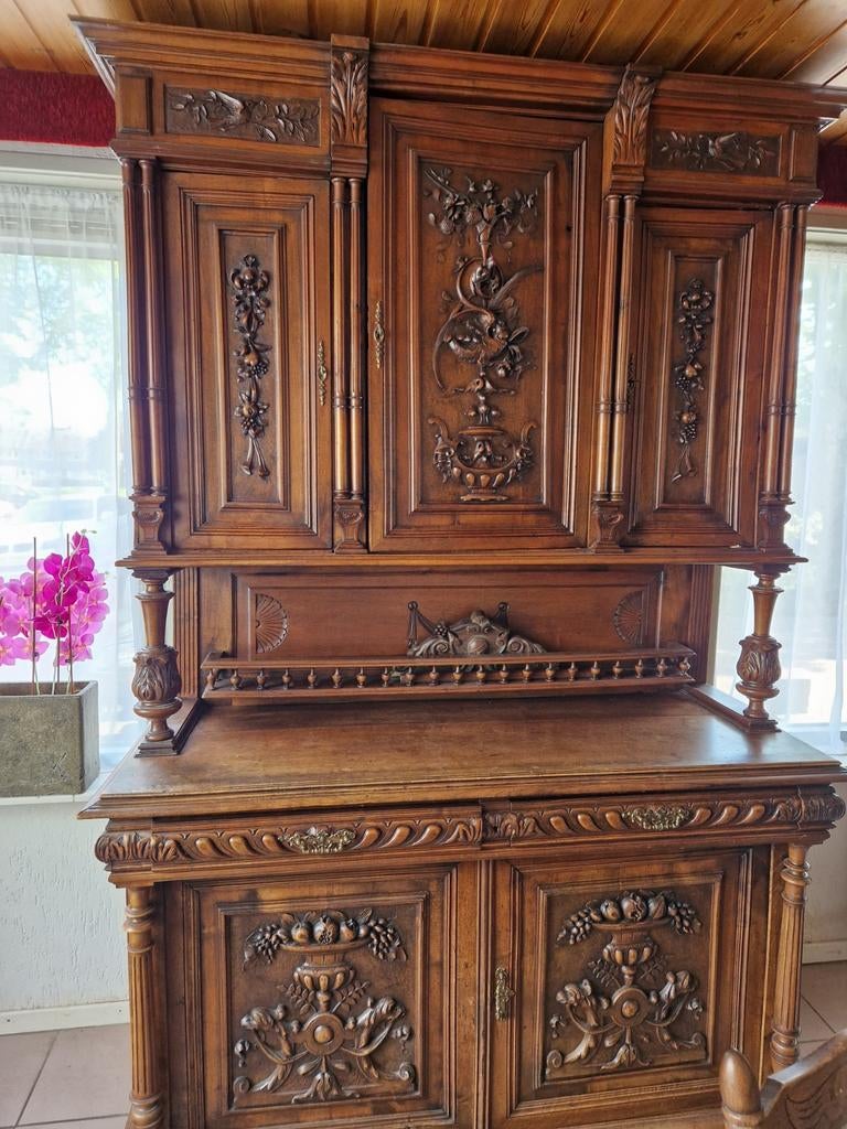 Antiek Eiken Dressoir met Rijkelijk Snijwerk, Antiek en Kunst, Ophalen