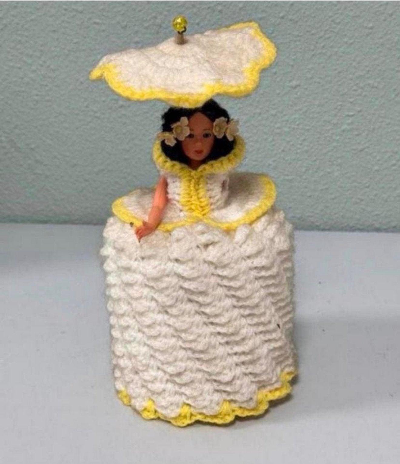 Vintage 25cm handgebreide toiletrol pop gebreide wcpapier, Gebruikt, Ophalen of Verzenden, H, H