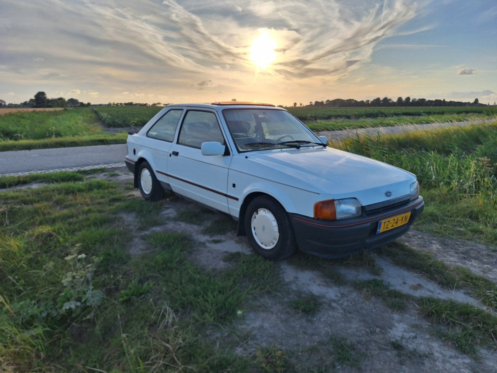 Ford Escort 1.3 CL S6 1989 Wit, Voorwielaandrijving, Escort, 4 cilinders, Wit