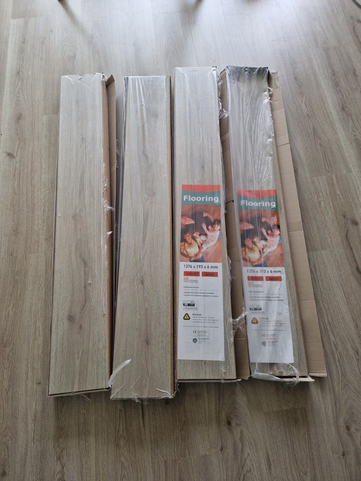 Laminaat grijs eiken, 50 tot 150 cm, Nieuw, Ophalen of Verzenden, 10 tot 30 cm