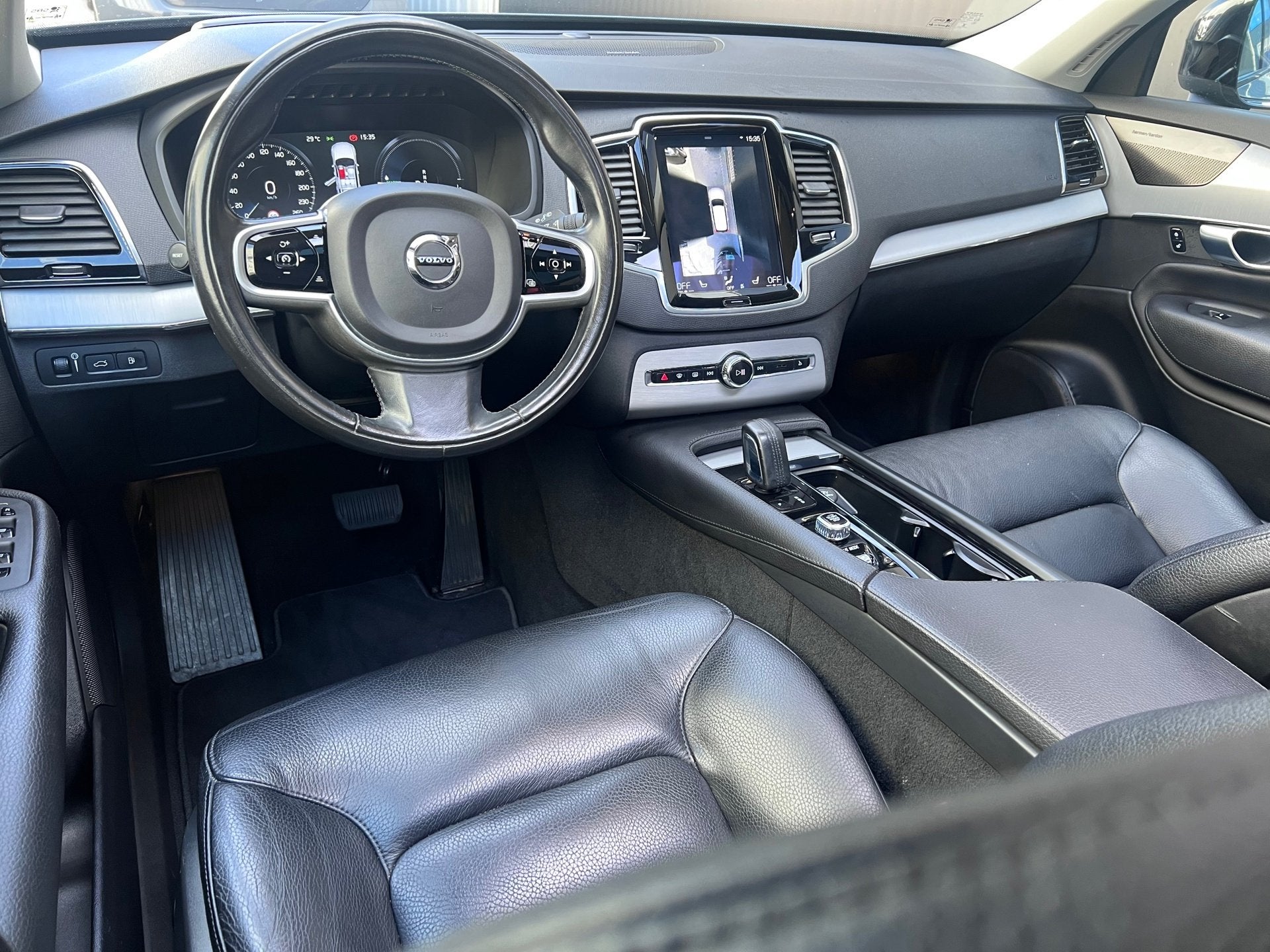 Volvo XC90 2.0 T8 Twin Engine AWD Momentum Pro - Pano Luchtv, Auto's, 4 cilinders, 7 stoelen, Bedrijf, Vierwielaandrijving
