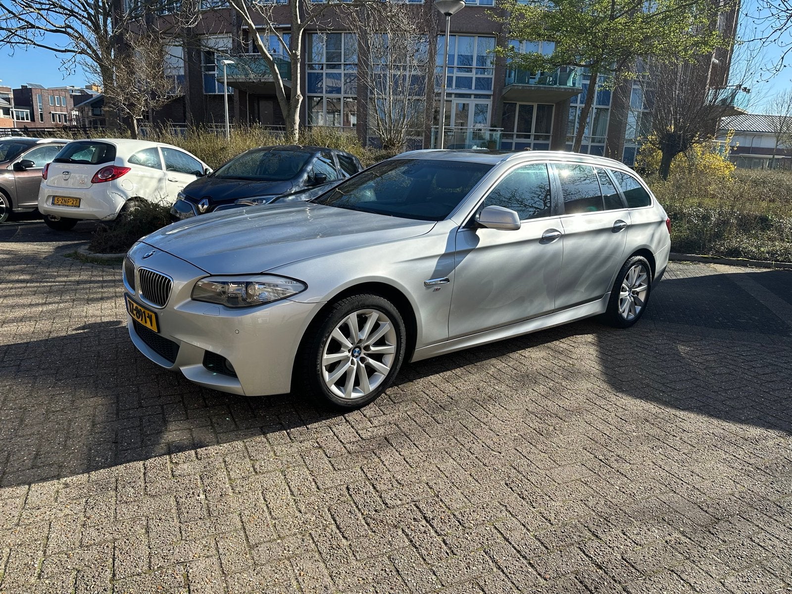 BMW 5-Serie 3.0 535D XD Touring AUT 2012 Grijs full options, Auto's, Automaat, Euro 5, Zwart, 2000 kg