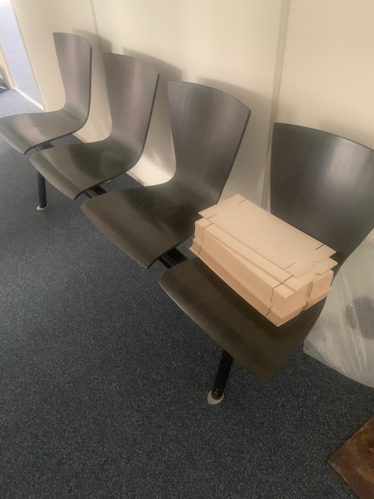 wachtkamer zitbank, Huis en Inrichting, Ophalen, Gebruikt, Zwart, Vier