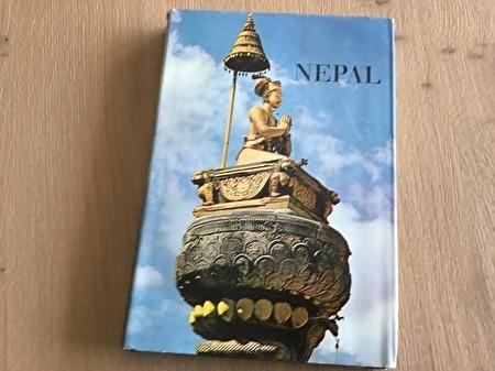 Nepal, land in Azië, i.Himalaya prachtige enz.., Overige merken, Diverse auteurs, Ophalen of Verzenden, Zo goed als nieuw