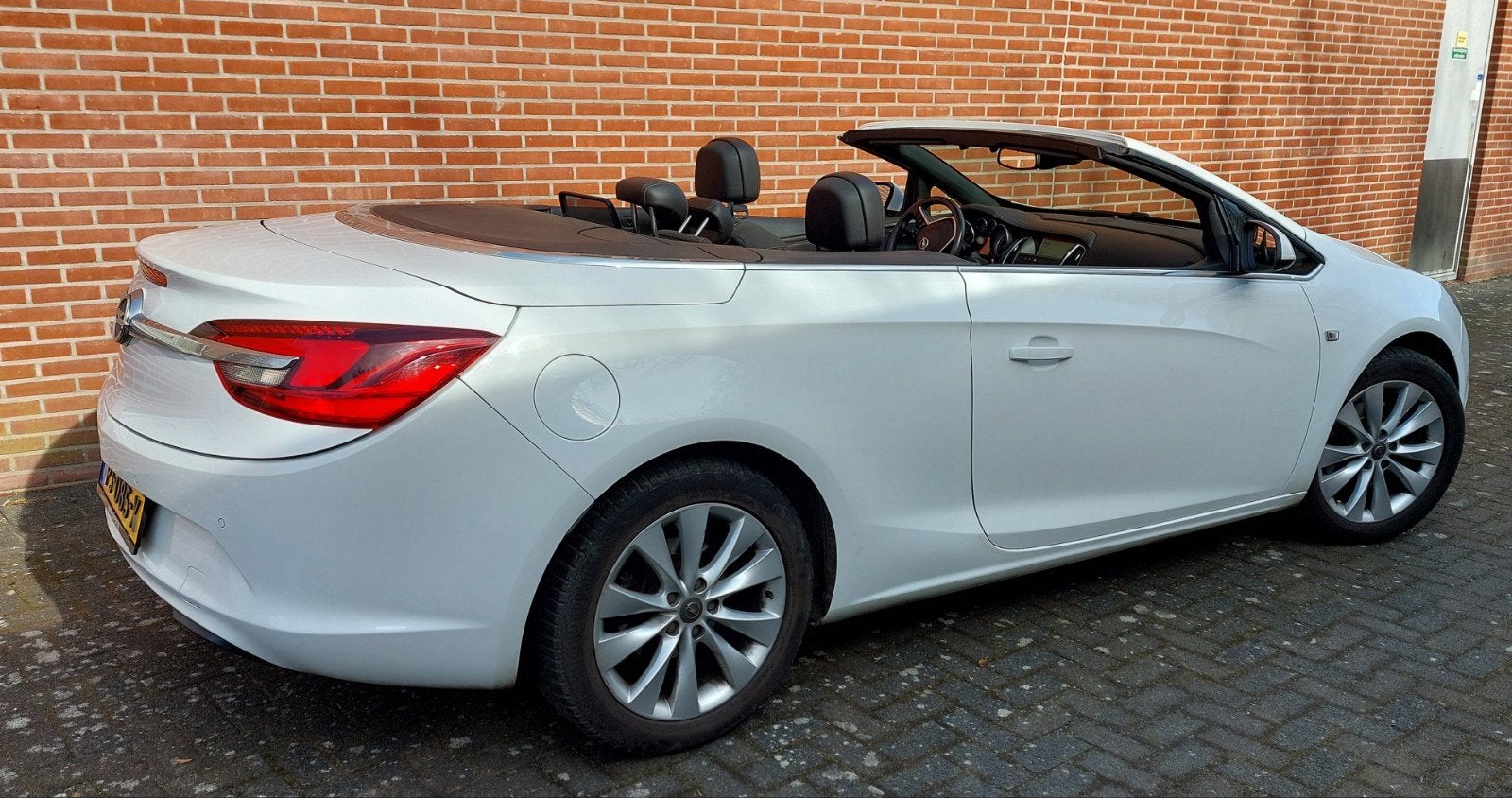 Opel Cascada 1.4 Turbo| Luxe Cabrio| 2014| Trekhaak| 130 dKM, Achterwielaandrijving, 1250 kg, 4 cilinders, Cabriolet