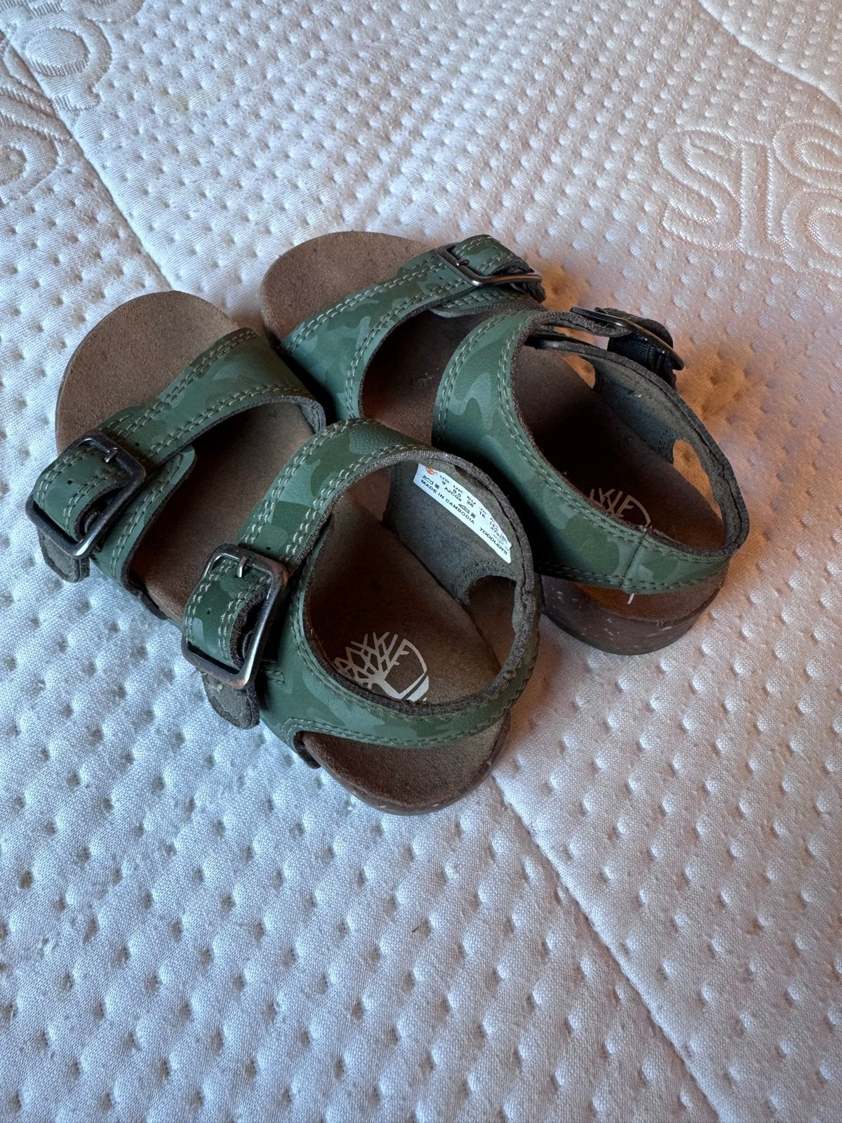 Timberland sandalen maat 26 - Groen camouflage, Kinderen en Baby's, Kinderkleding | Schoenen en Sokken, Gebruikt, Overige typen