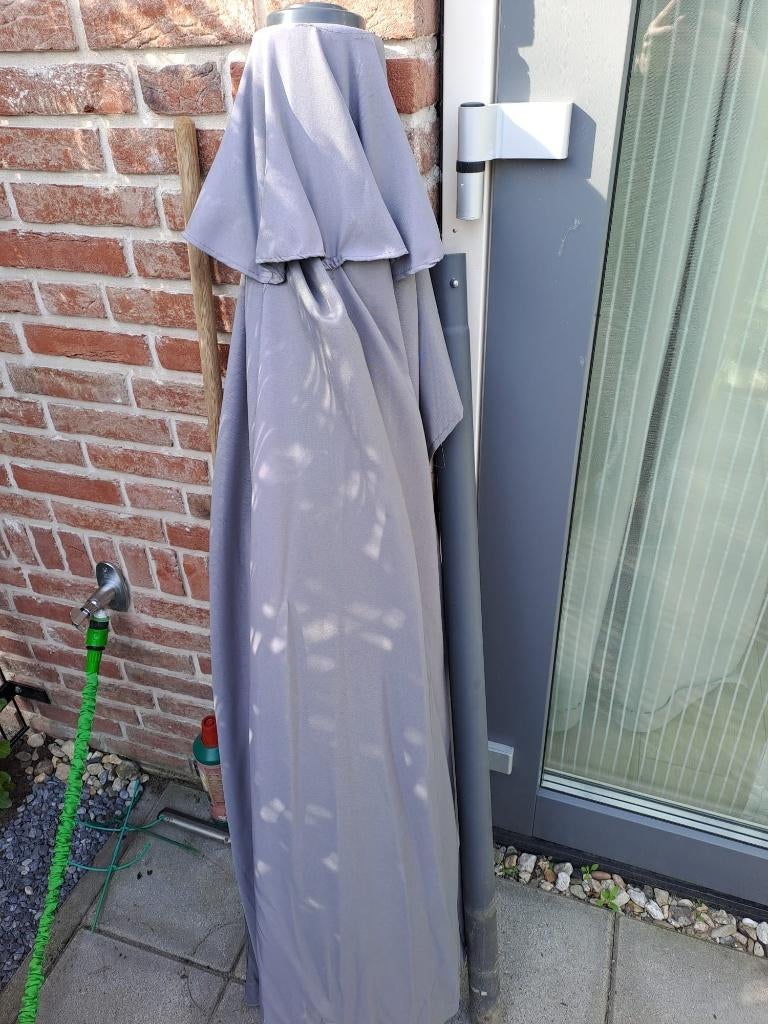Zo goed als nieuw: Halve Parasol / Balkonparasol, Ophalen, Zo goed als nieuw, 1 tot 2 meter, Stokparasol