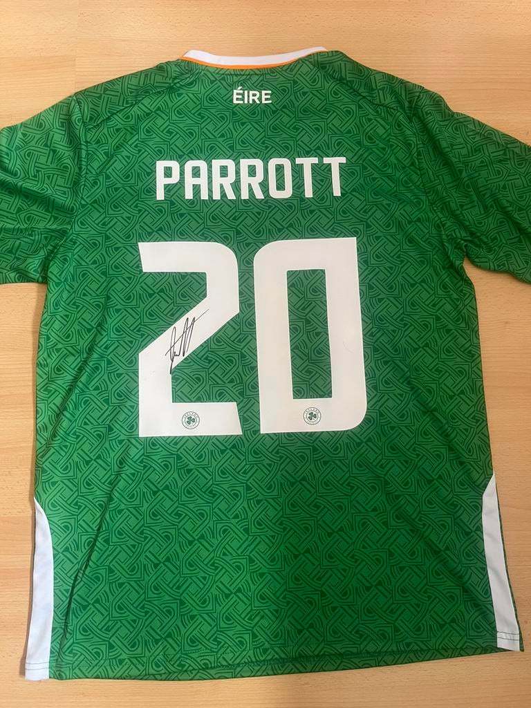 Gesigneerd Ierland 2024 shirt Troy Parrott videobewijs, Verzamelen, Sportartikelen en Voetbal, Ophalen of Verzenden, Nieuw, AZ