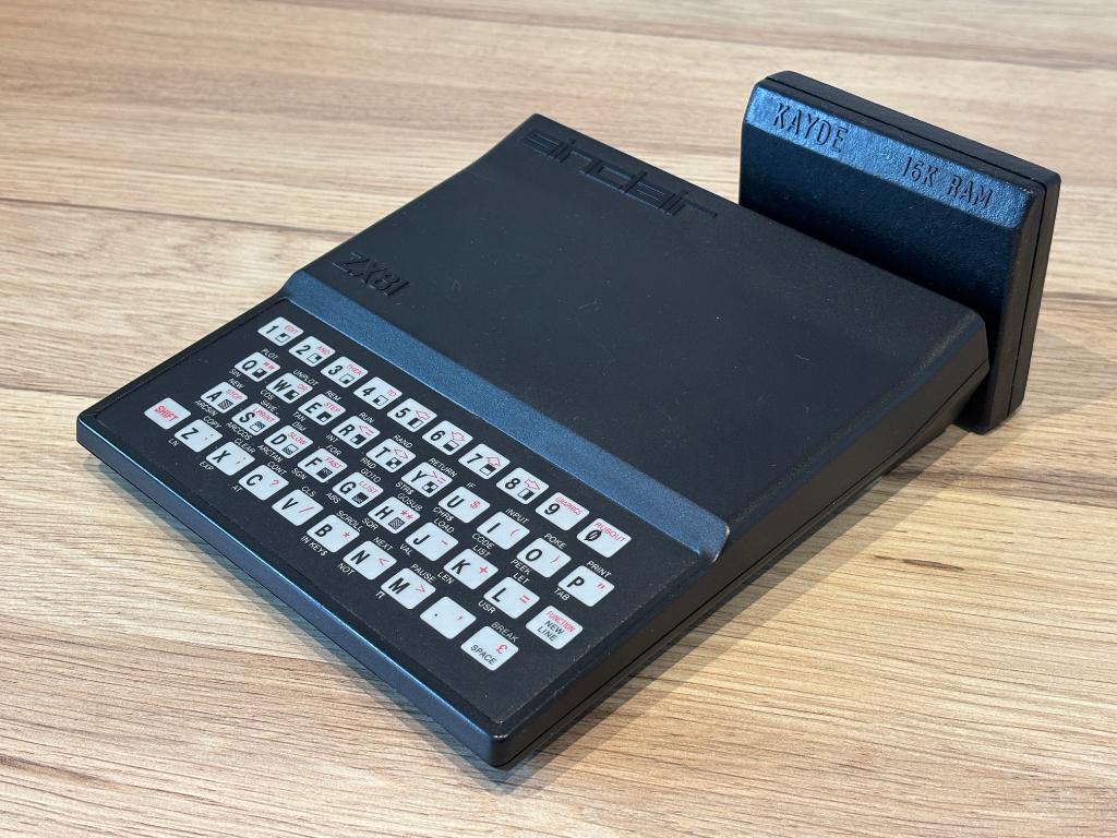 Sinclair ZX81 + 16KB RAM uitbreiding + diverse boeken, Ophalen of Verzenden, Sinclair