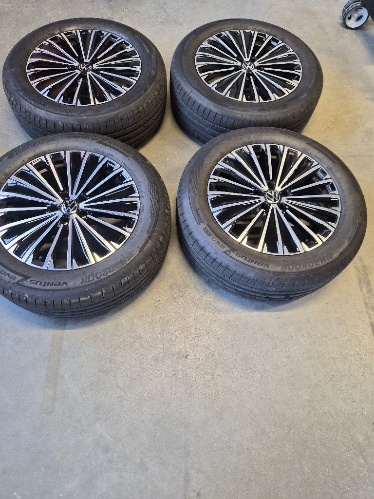Originele Volkswagen 18 inch velgen + Hankook zomerbanden, Ophalen, 18 inch, Banden en Velgen, Nieuw