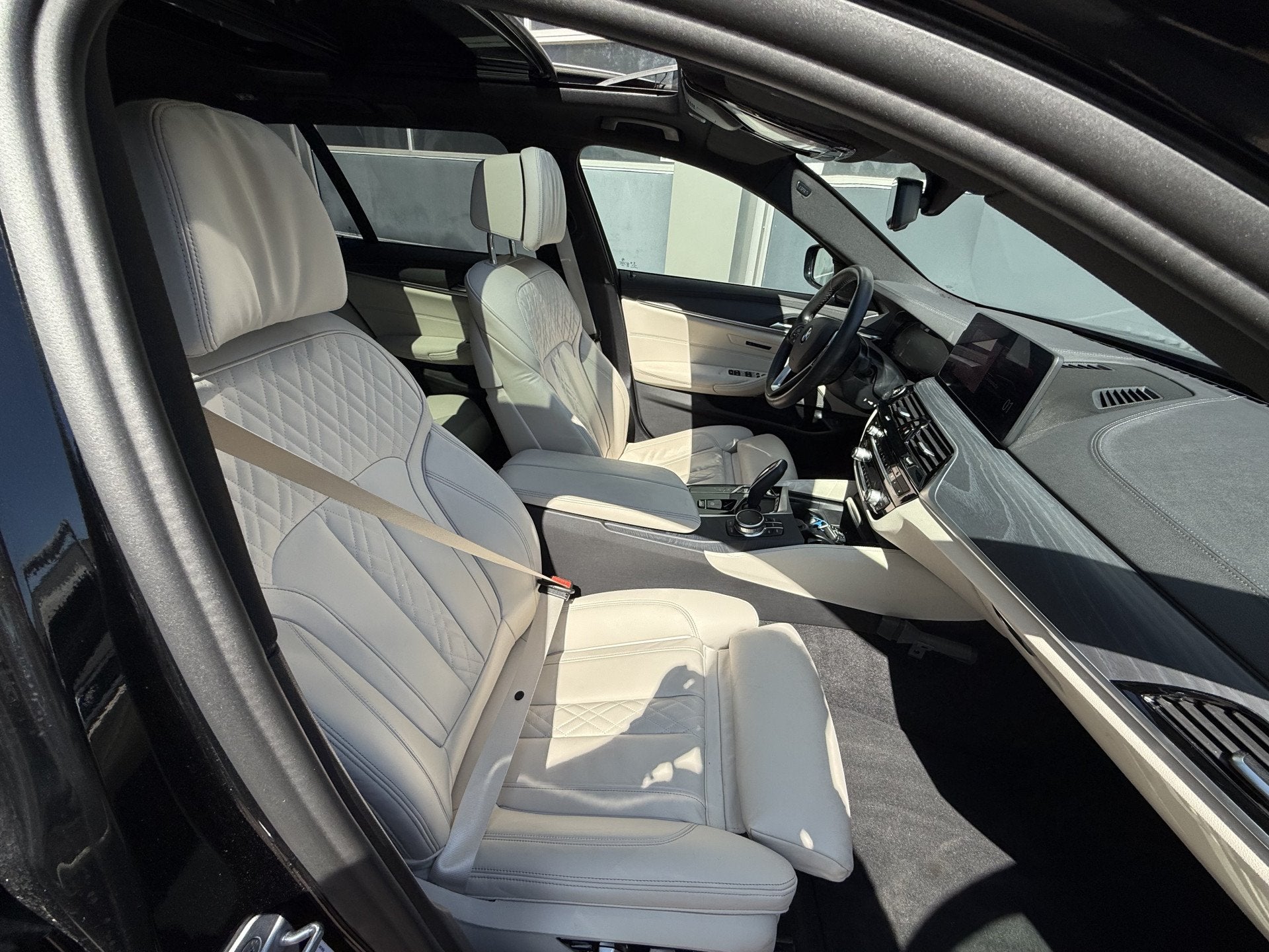Foto 70 van BMW 5 Serie Touring 520i High Executive | Pano | Leder | 04-