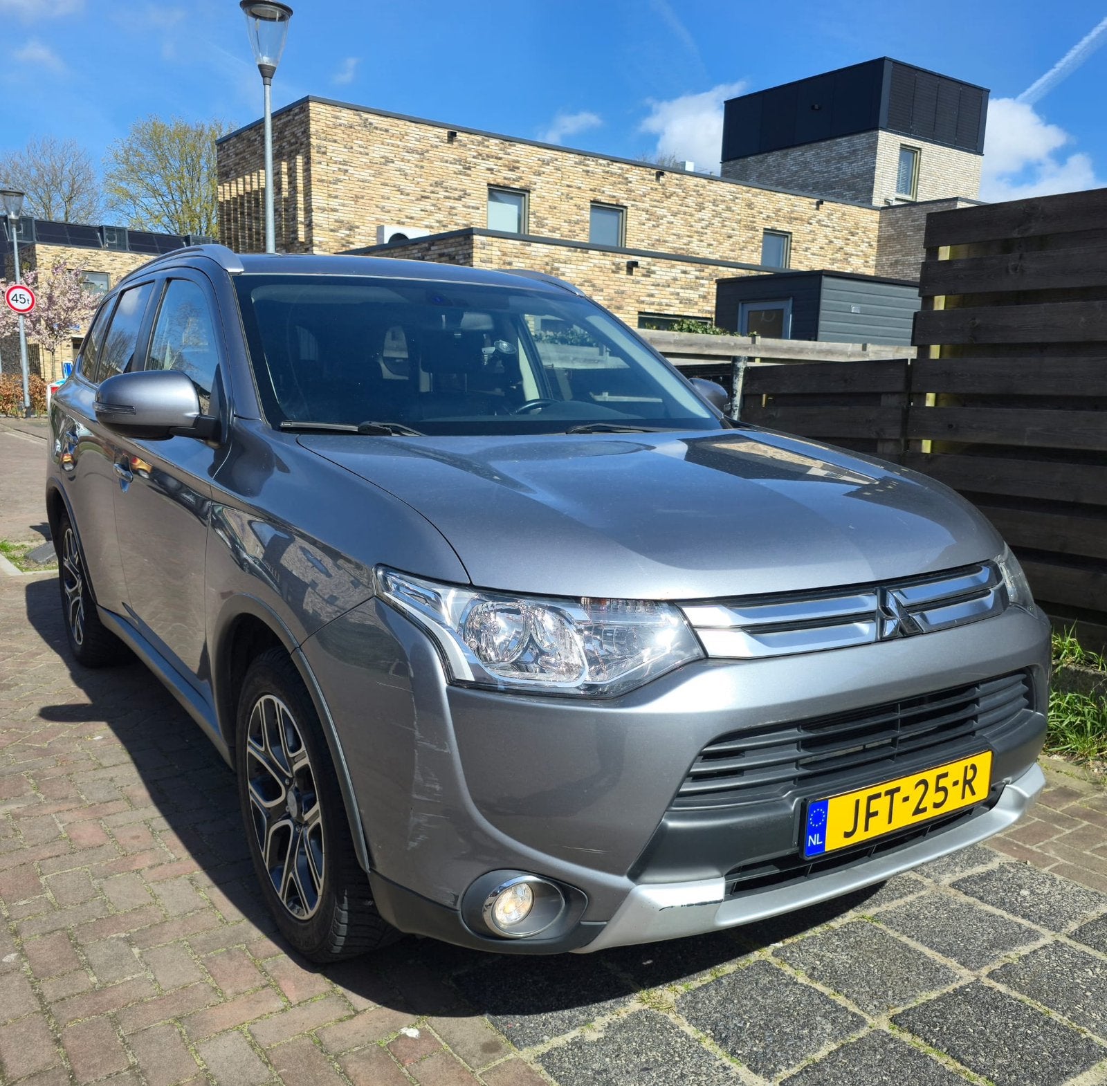 Mitsubishi outlander 2.2 DI-D, bj 2015 4WD, apk 8-2027, Auto's, Volvo, Euro 5, Zwart, 4 cilinders, Navigatiesysteem