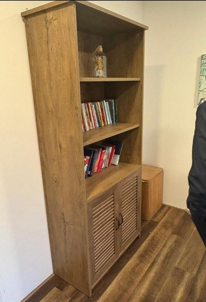 Bookcase MANDERUP 2 door 3+1 s wild oak Manderup boekenkast, Ophalen, Met deur(en), 50 tot 100 cm, Zo goed als nieuw